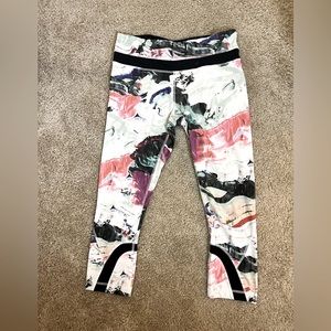 Lululemon cropped print leggings size 6